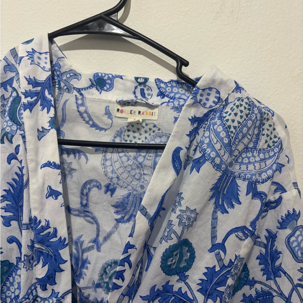 Roller Rabbit XS Wrap Top Blue Floral Pattern - Picture 3 of 3